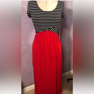 Cute maxi very comfy and stretchy!